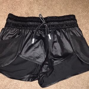 NWOT VS SHORTS